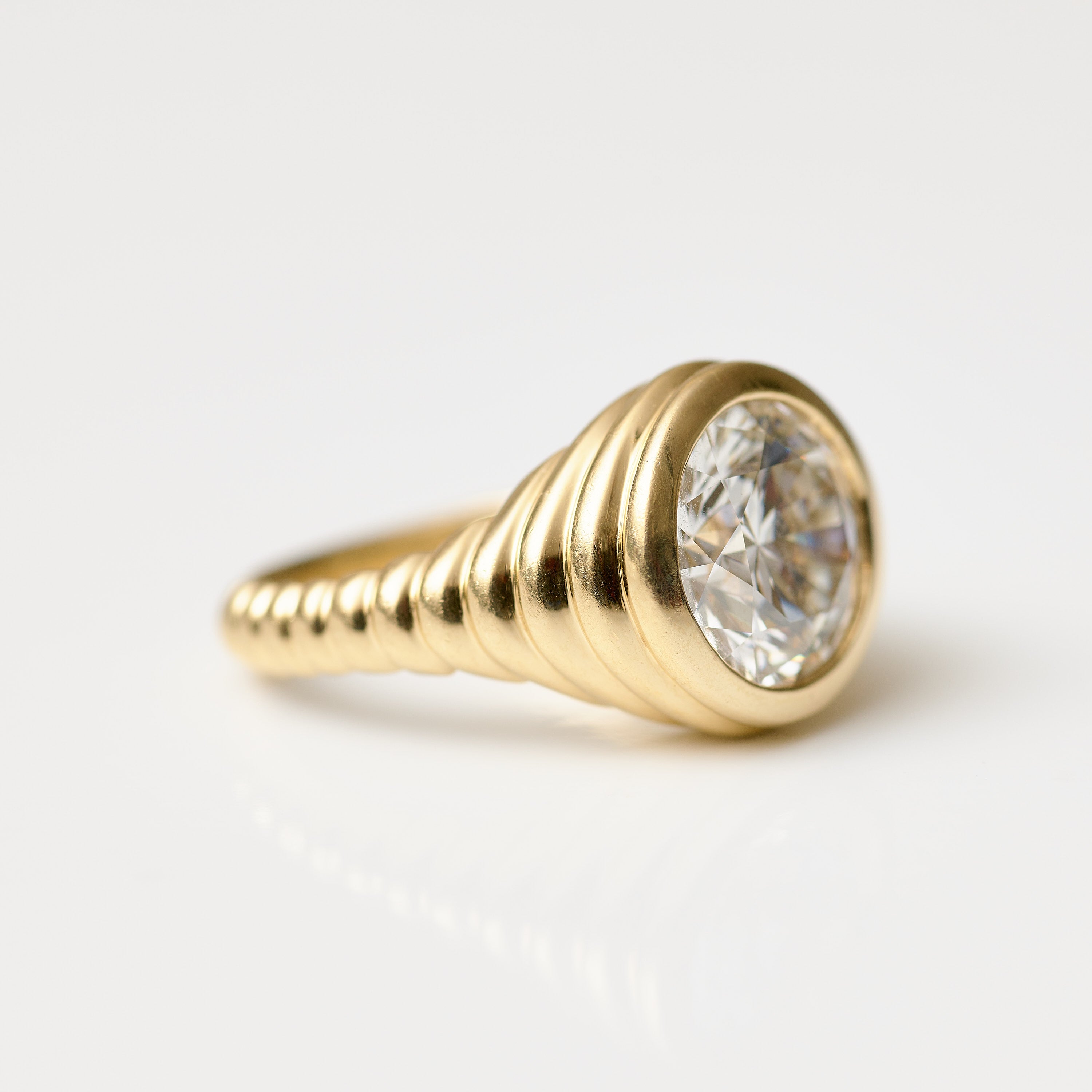 Bezel Lab Diamond Fluted Ring