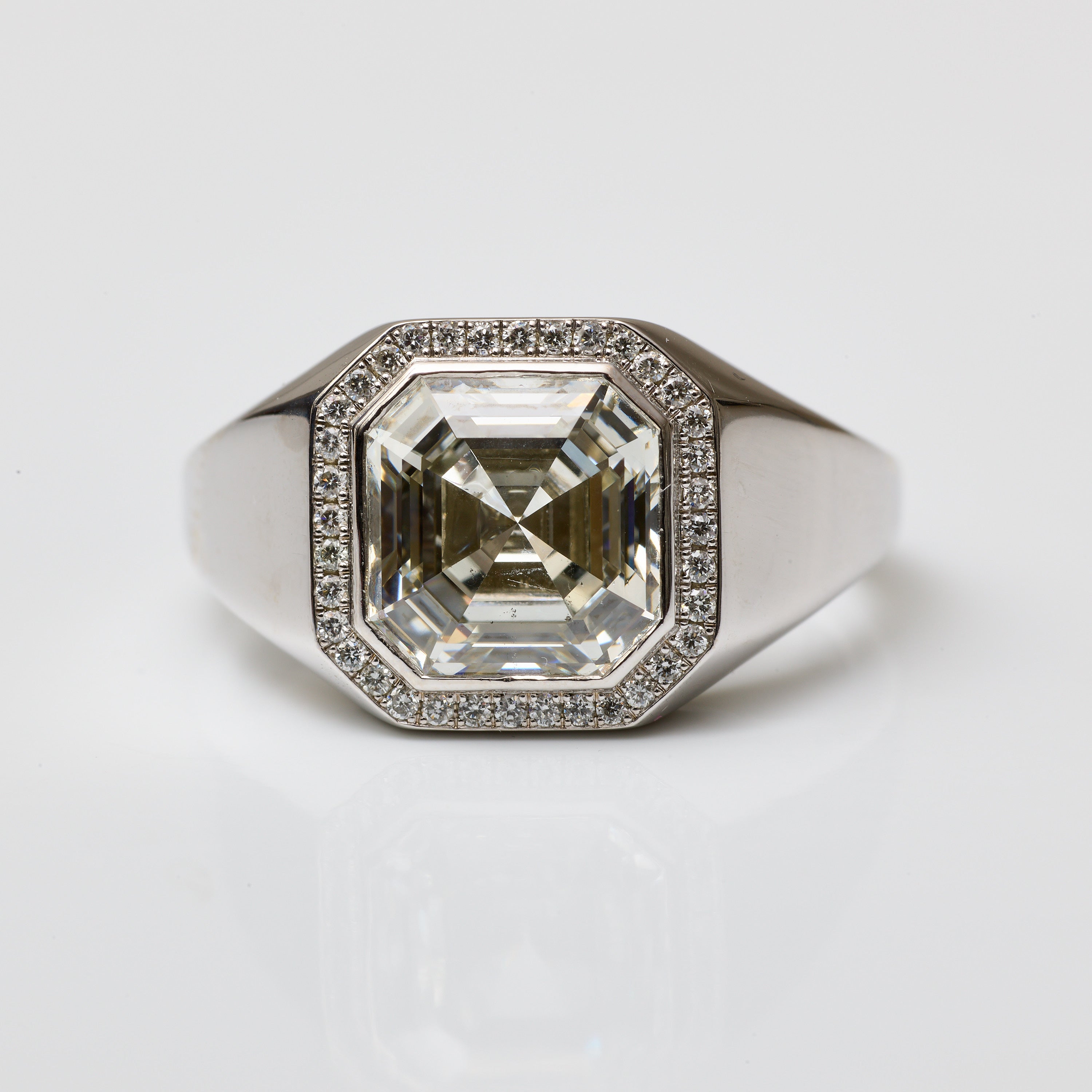 Asscher Lab Diamond Mini-Halo Setting